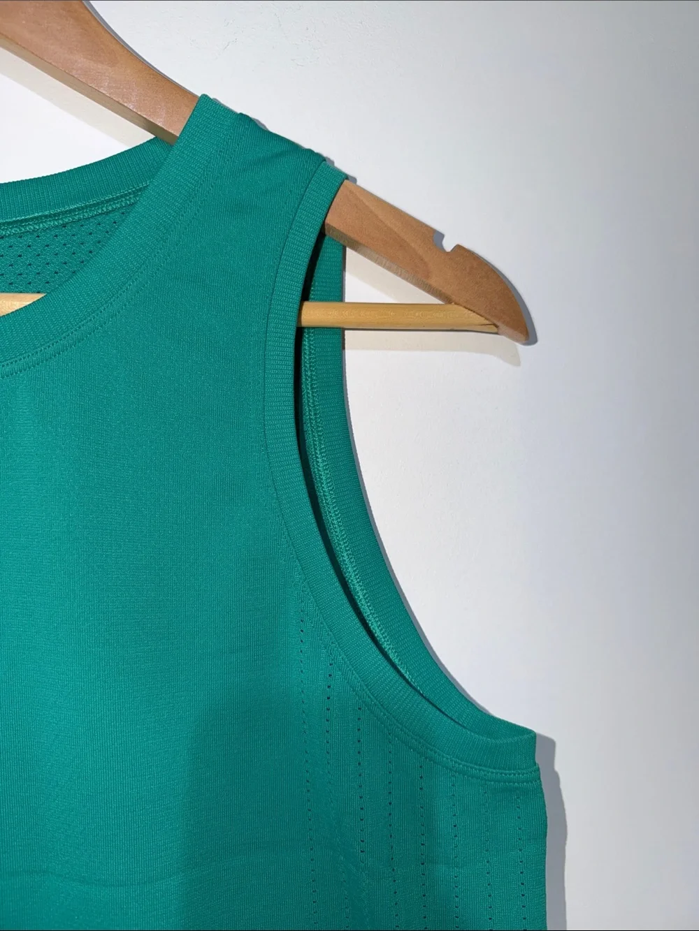 Lululemon Sleeveless Green Tank Top size 6